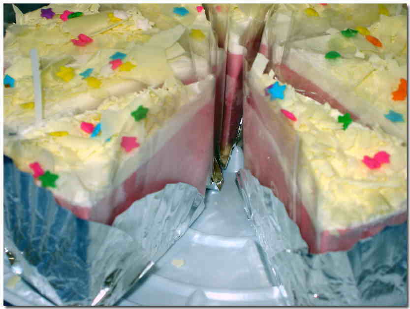 ピンク　レア　チーズケーキの画像